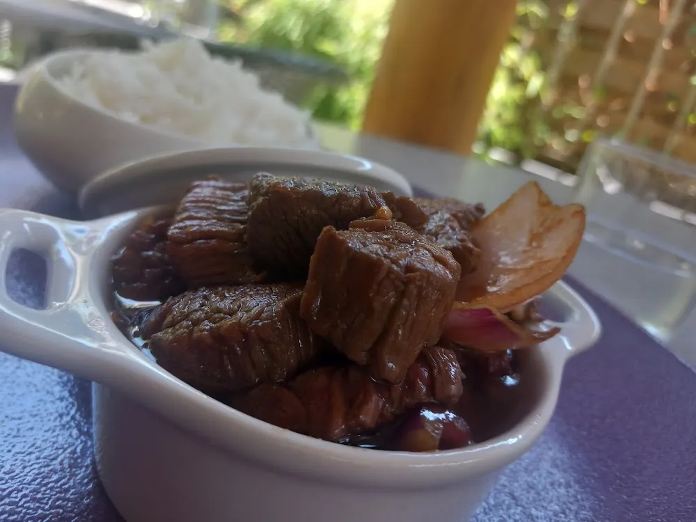 Boeuf Aux Oignons Et Riz Parfumé